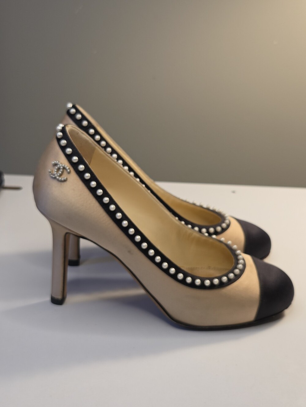 CHANEL Beige and Black Pearl-Trim Cap Toe Pumps 34/ 4